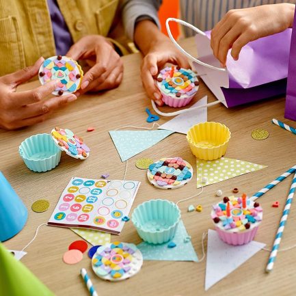 LEGO® Dots: Creative Party Kit with Cupcakes (41926) - Image 4