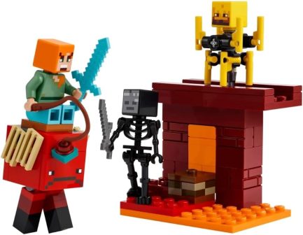 LEGO® Minecraft®: The Nether Lava Battle (21266) - Image 2