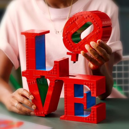 LEGO® Art: LOVE (31214) - Image 6